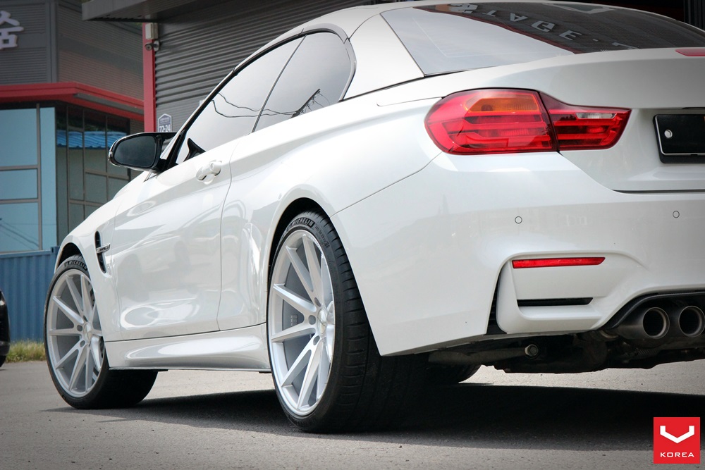 BMW F82 M4 - 20인치