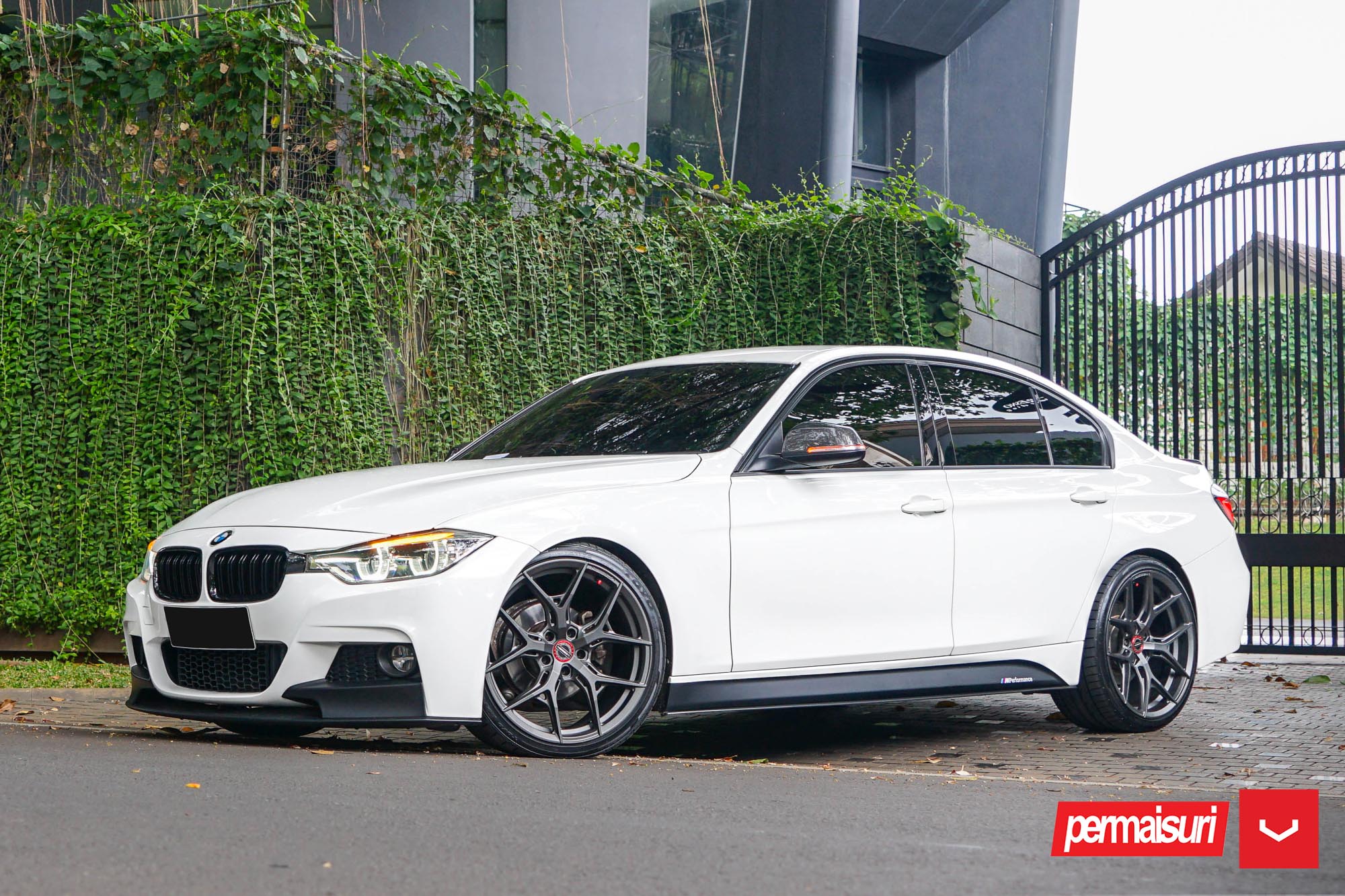 BMW F30 3시리즈