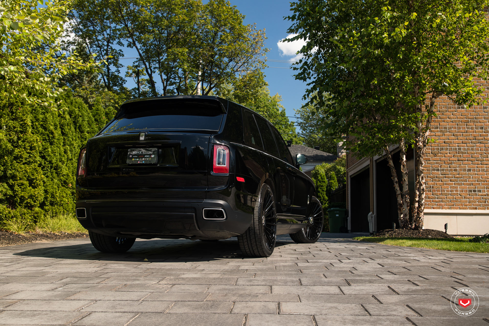 롤스로이스 컬리넌 (Rolls Royce Cullinan)