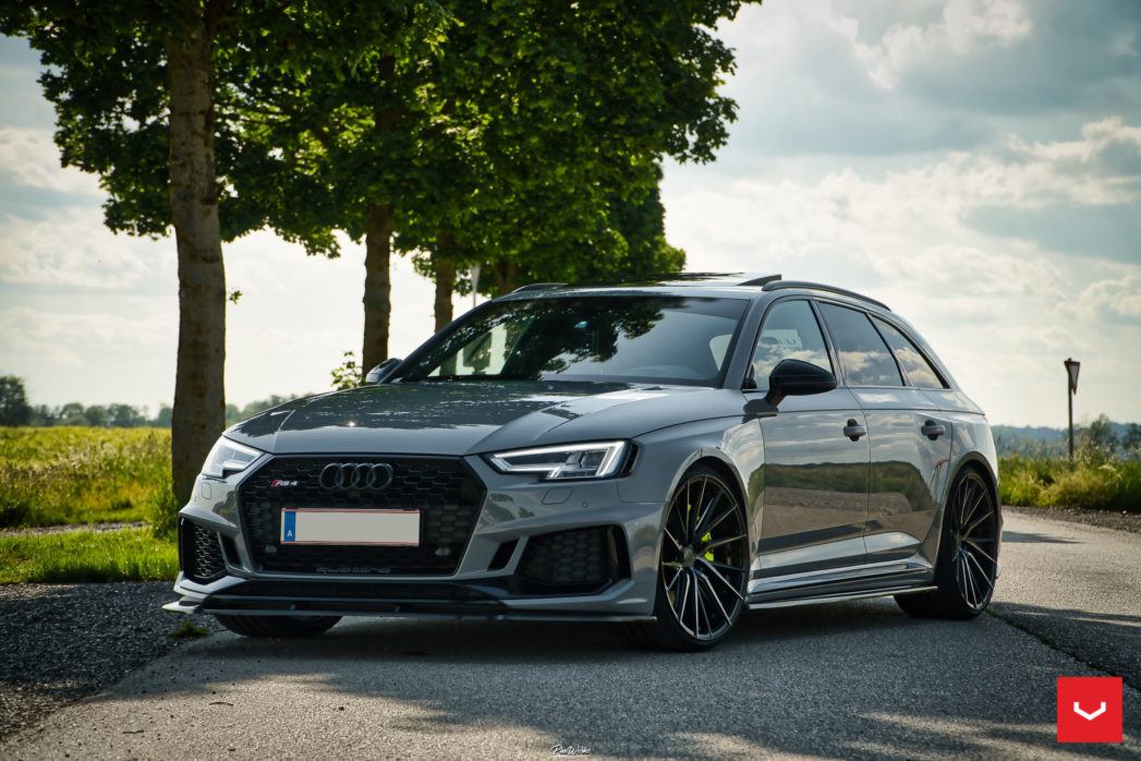 아우디 RS4