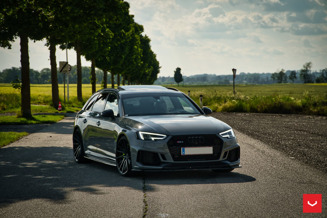 아우디 RS4