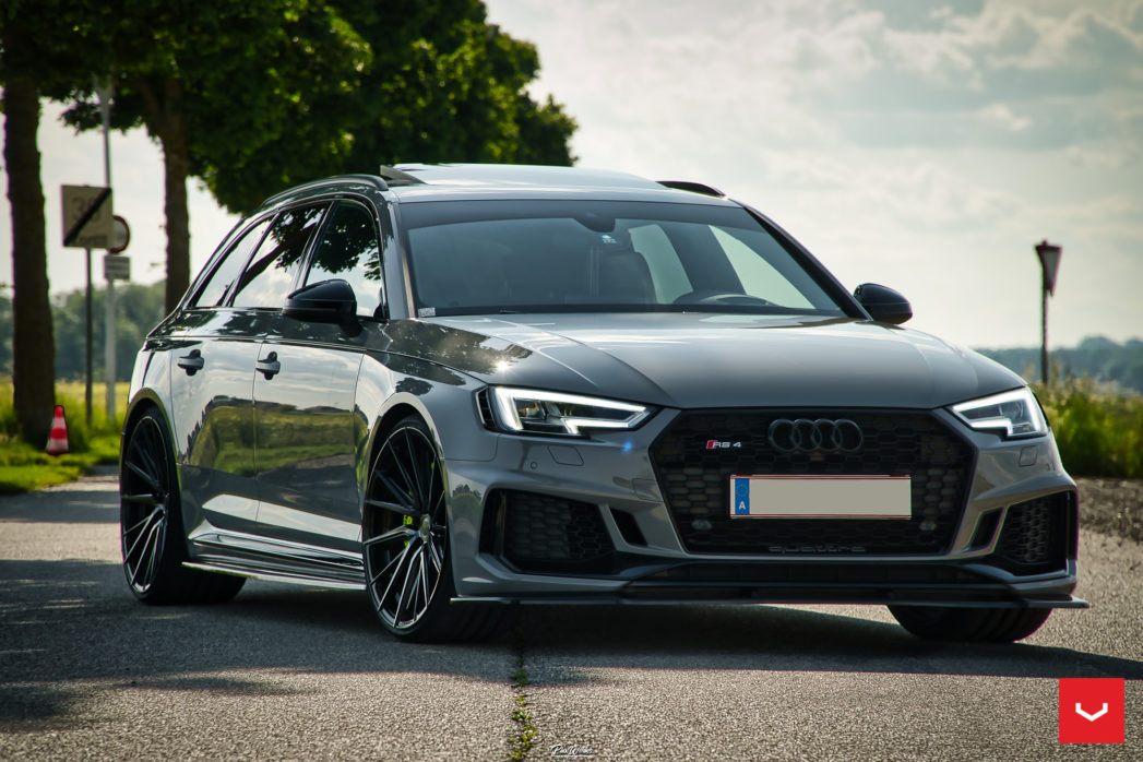 아우디 RS4