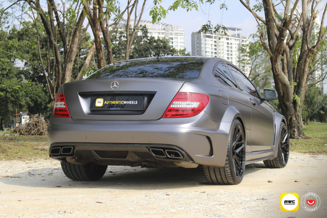 메르세데스 벤츠 C63 AMG