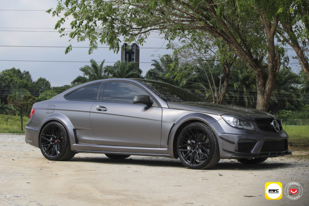 메르세데스 벤츠 C63 AMG