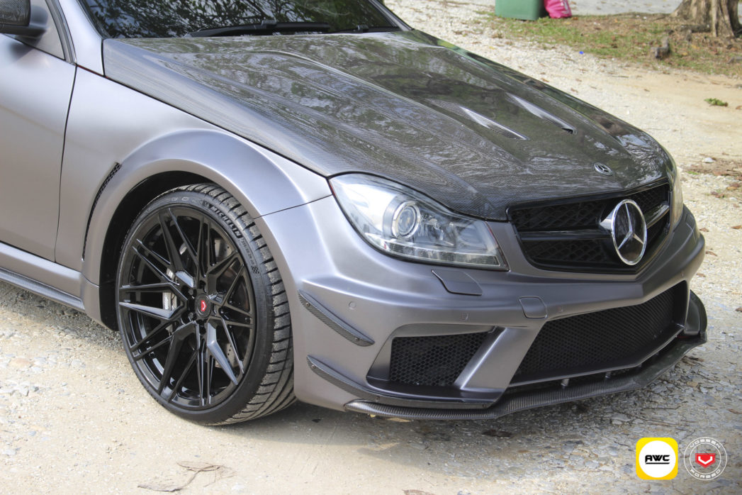 메르세데스 벤츠 C63 AMG