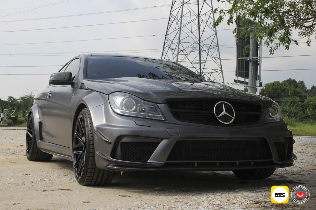 메르세데스 벤츠 C63 AMG