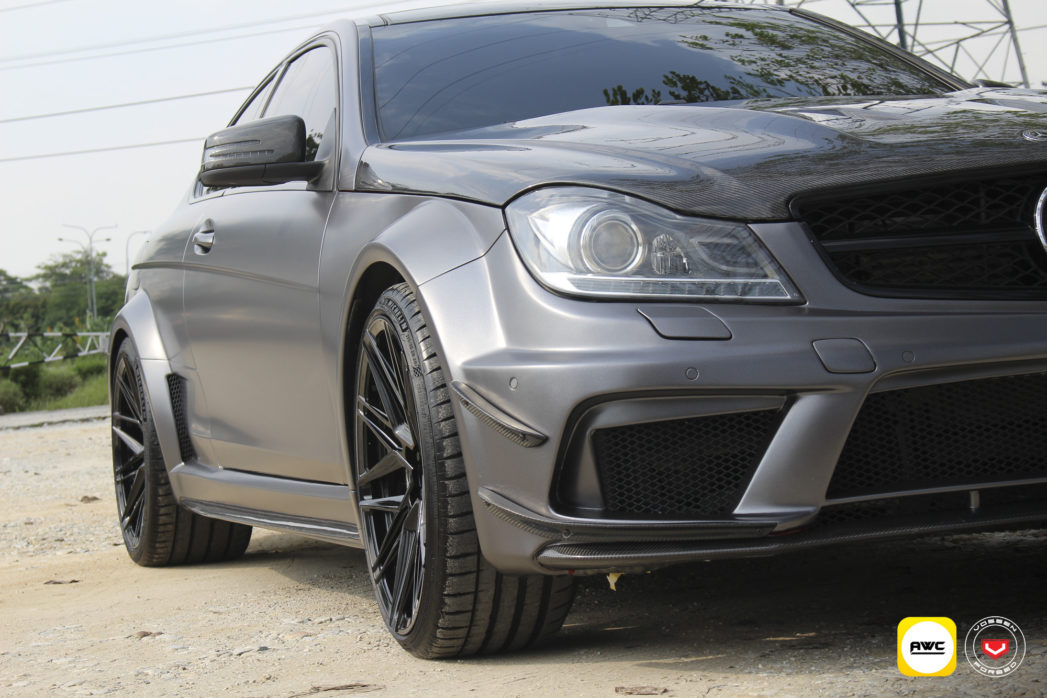 메르세데스 벤츠 C63 AMG