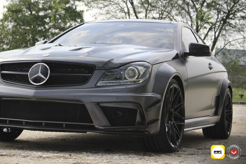 메르세데스 벤츠 C63 AMG