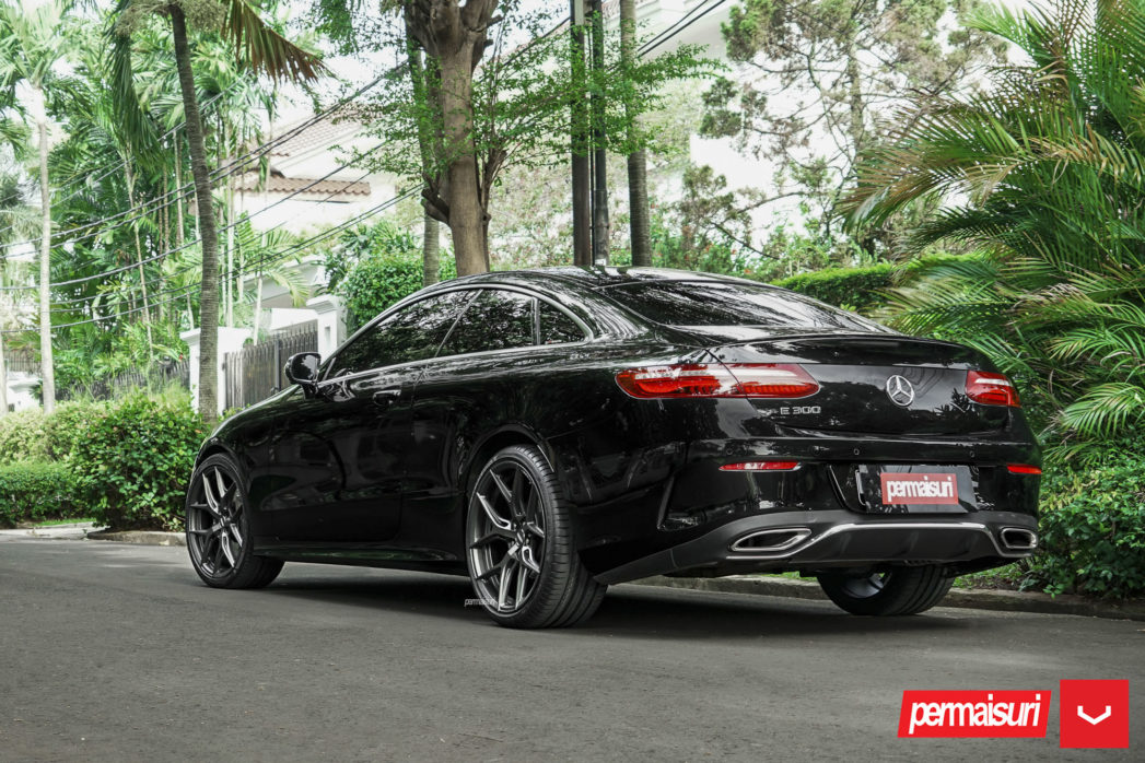 메르세데스 벤츠 E300
