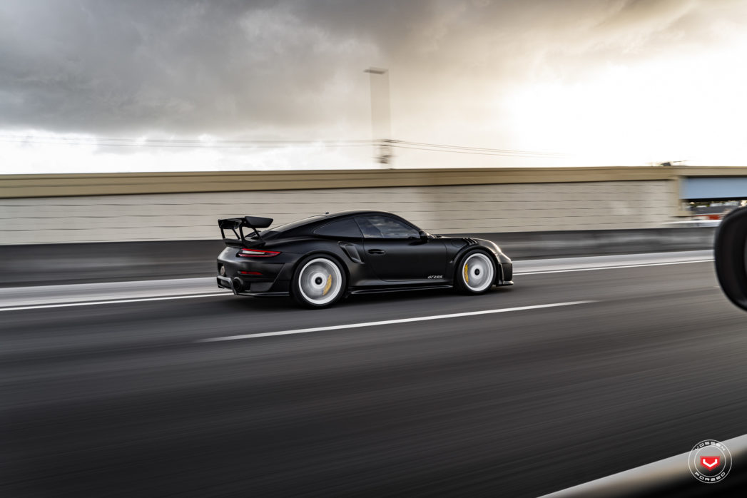 포르쉐 GT2 RS