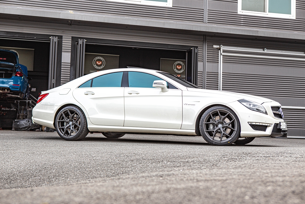 벤츠 CLS63AMG - 20인치