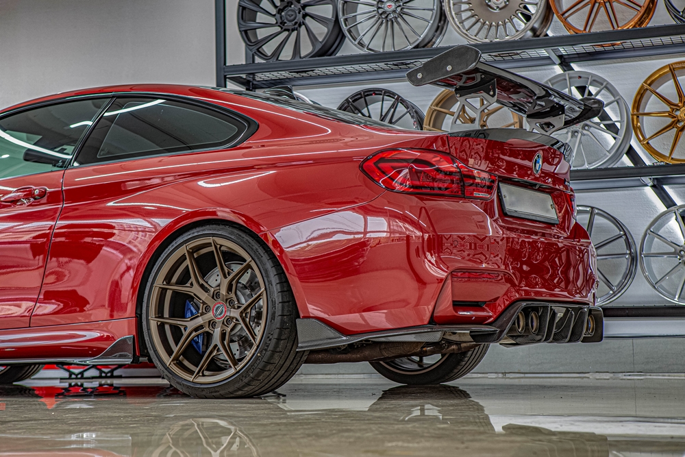 BMW F82 M4 - 20인치