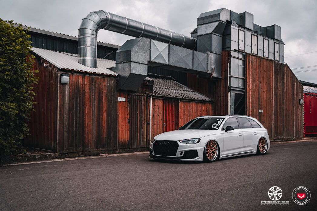 아우디 RS4