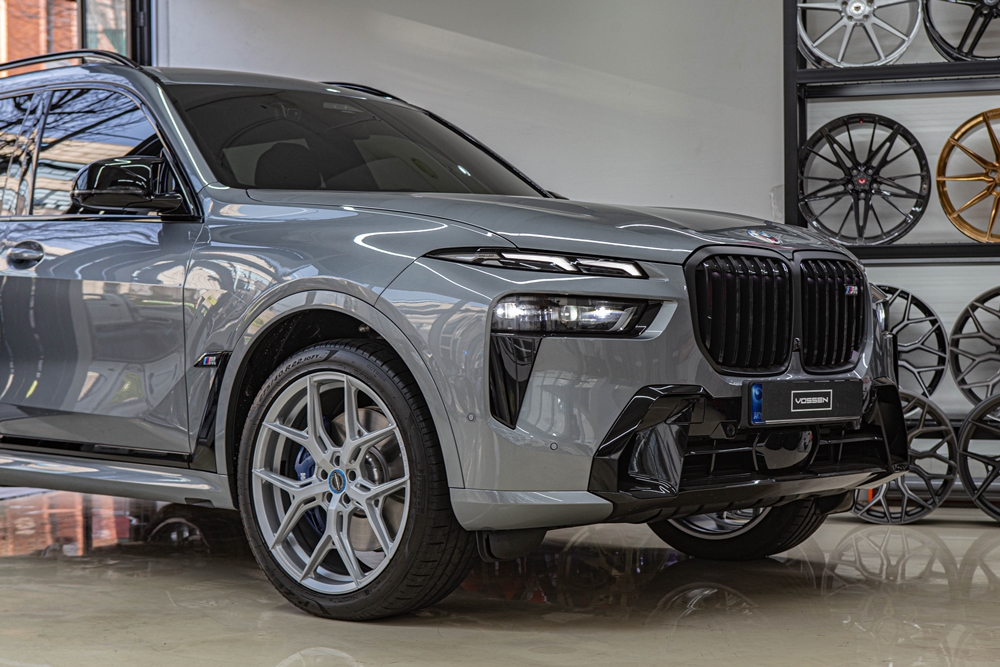 BMW X7 M60i