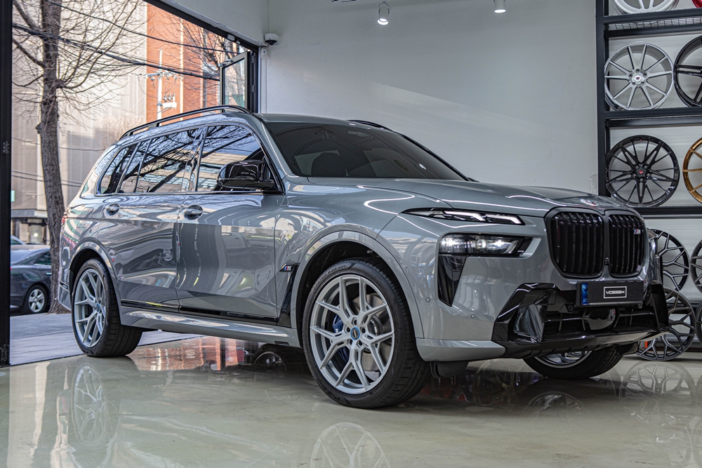 BMW X7 M60i