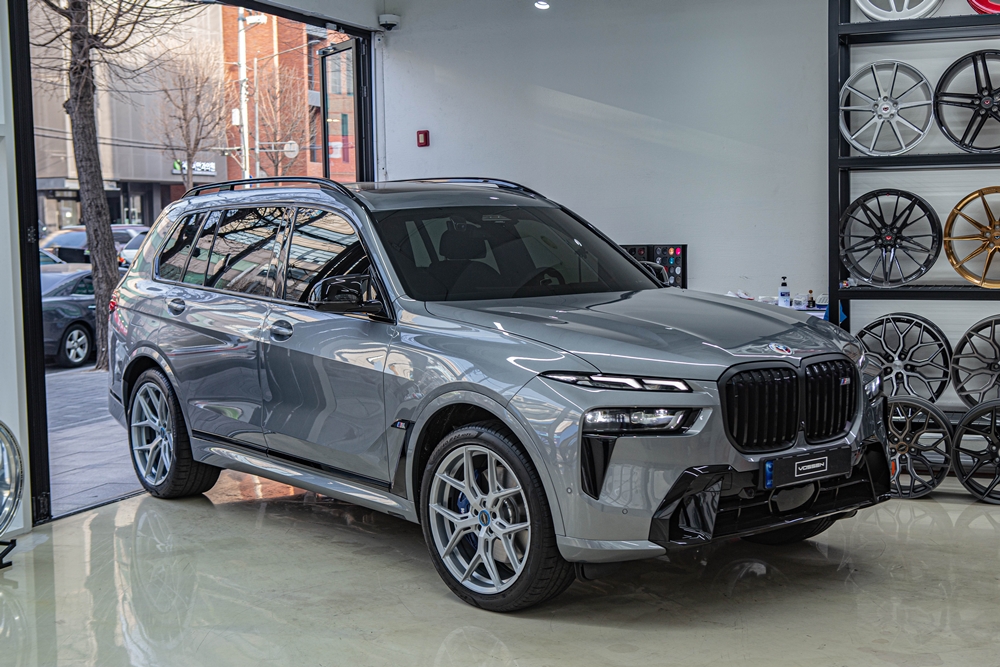 BMW X7 M60i