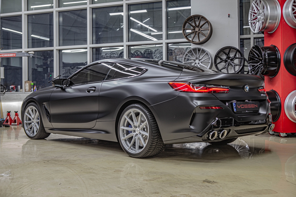 BMW M850i