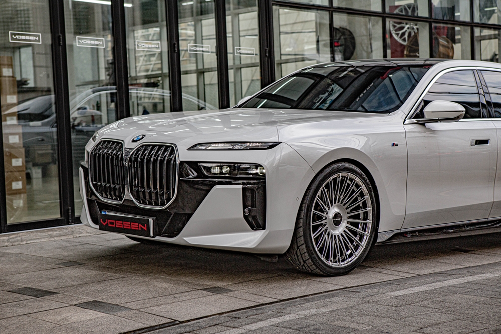 BMW 740i