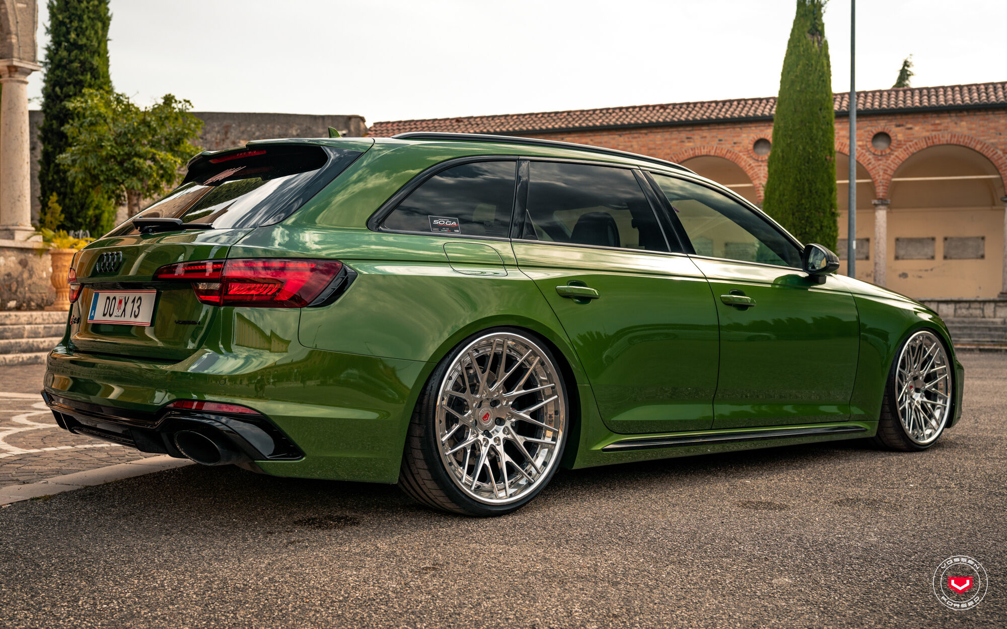 아우디 RS4