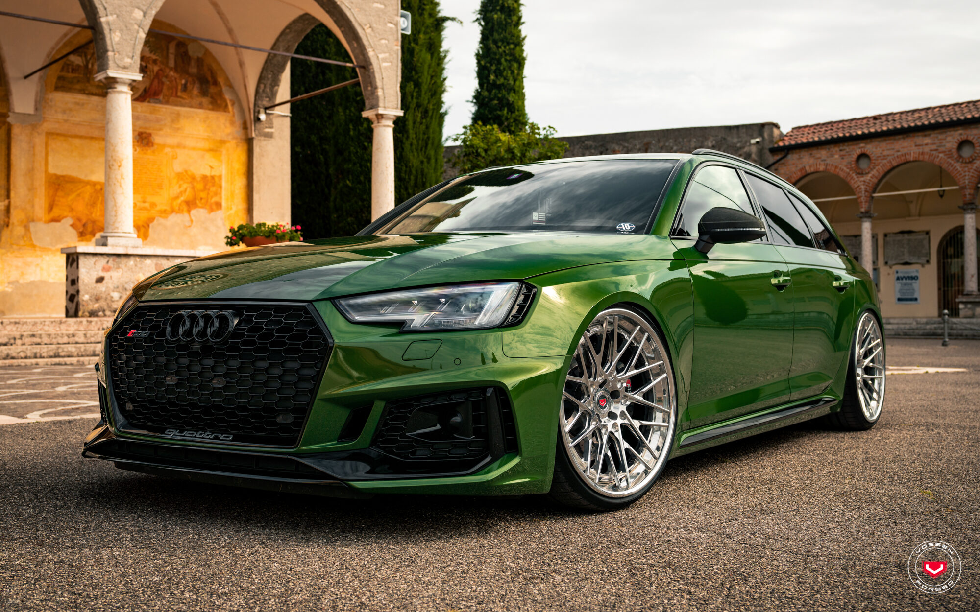 아우디 RS4