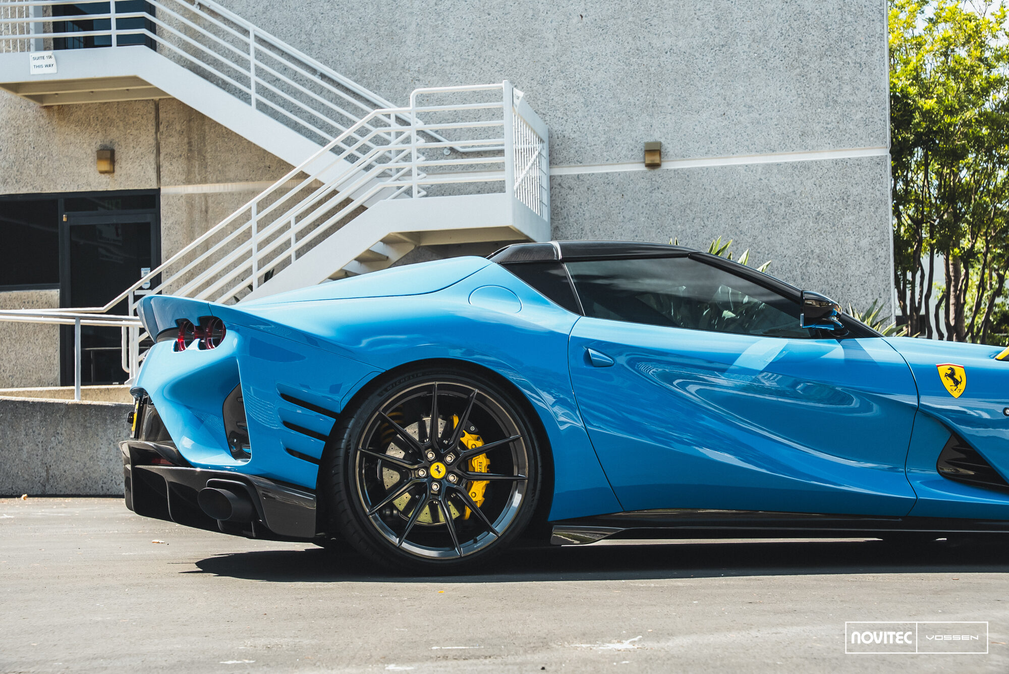 페라리 812 컴페티치오네