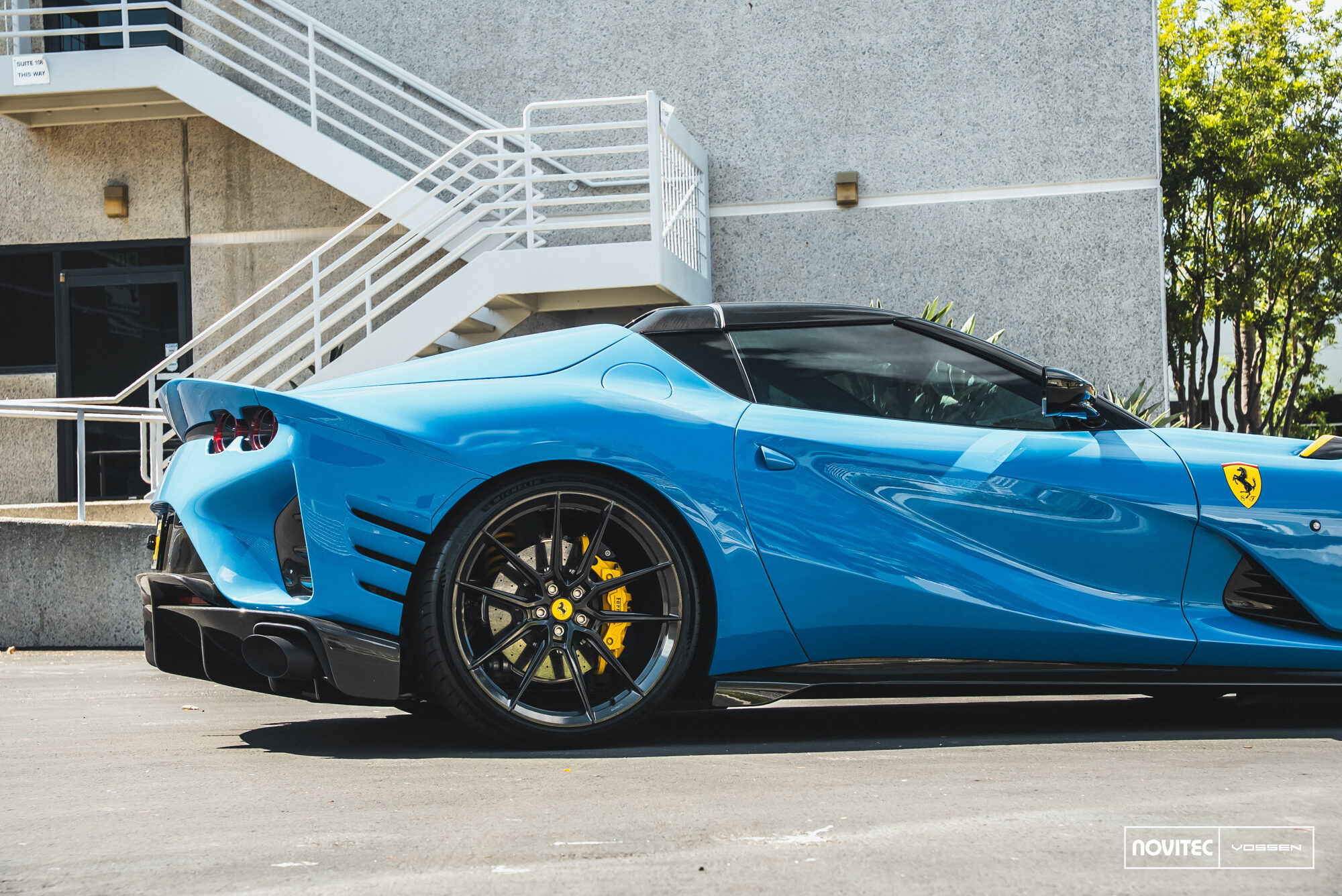 페라리 812 컴페티치오네