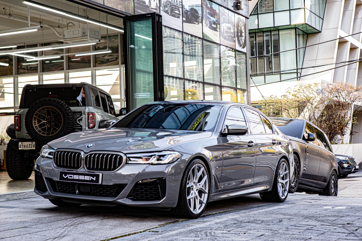 BMW M550i