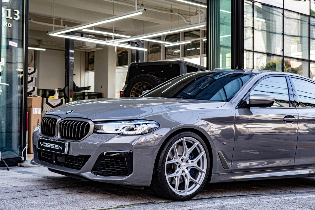 BMW M550i