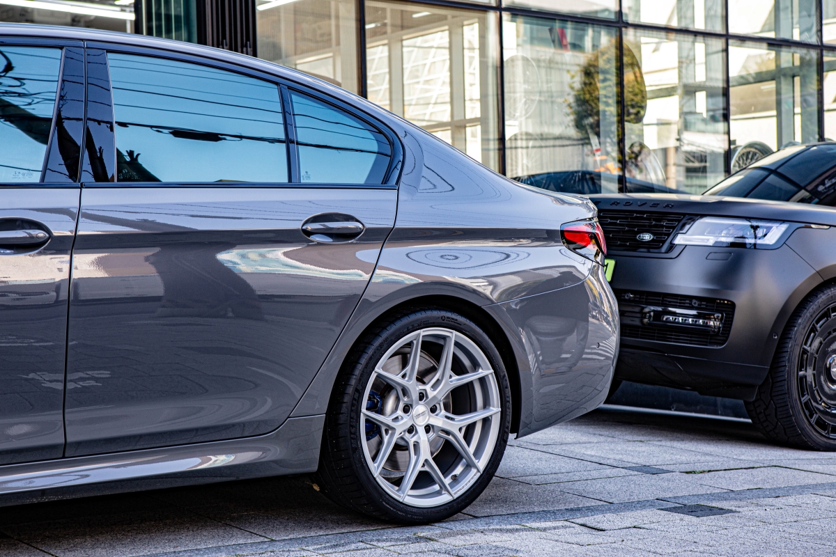 BMW M550i
