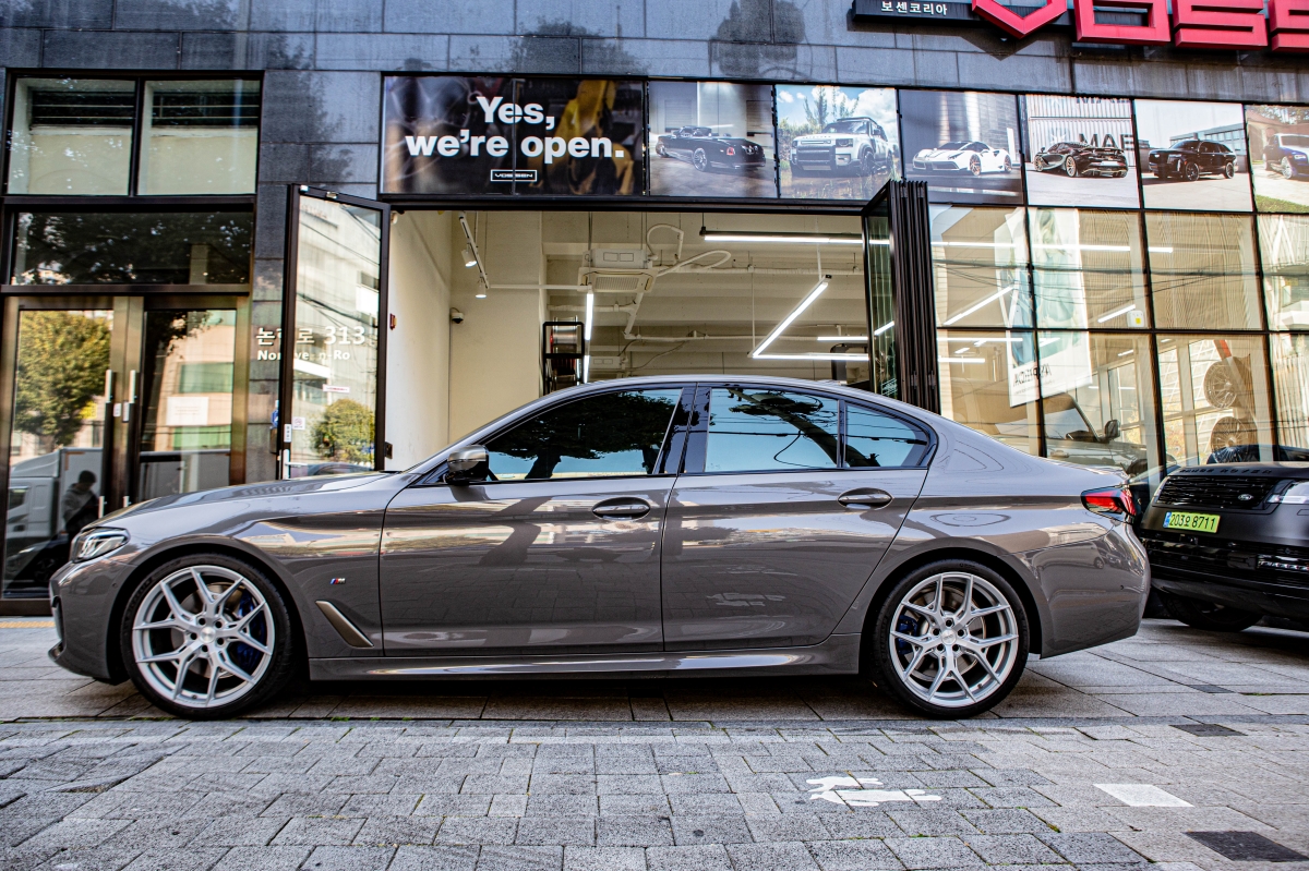 BMW M550i