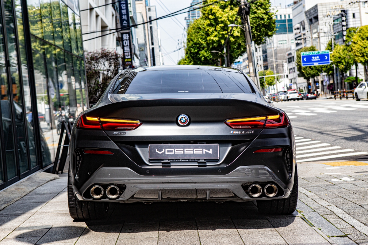 BMW M850i