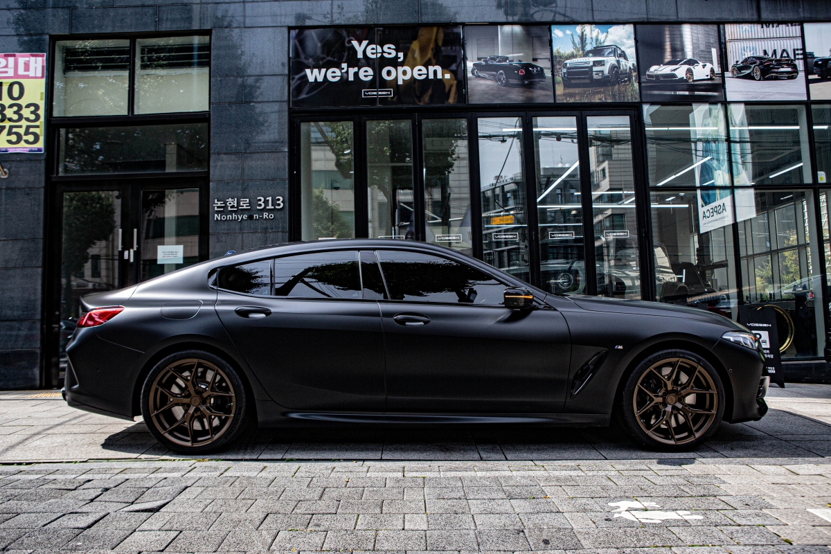 BMW M850i