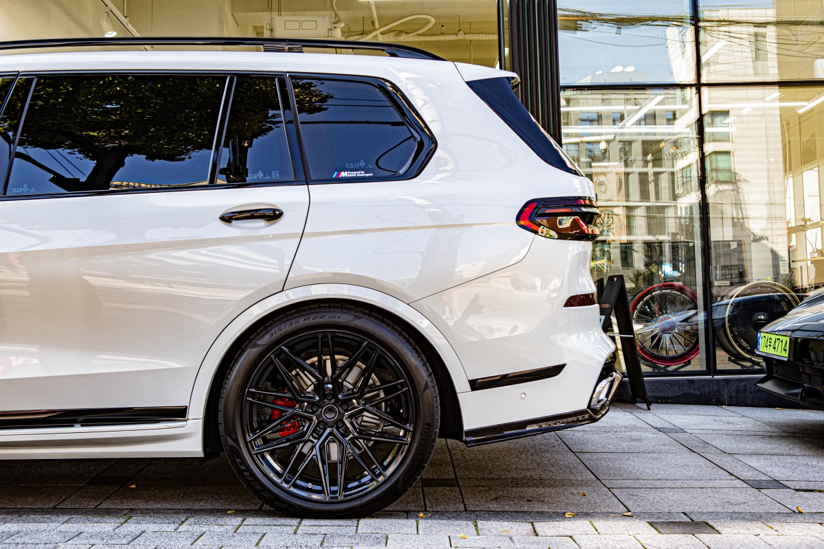 BMW X7