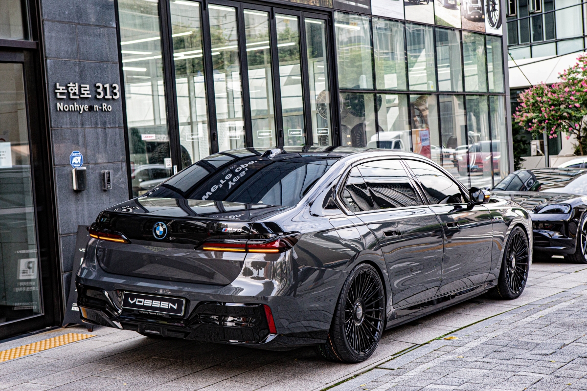 BMW I7 M60