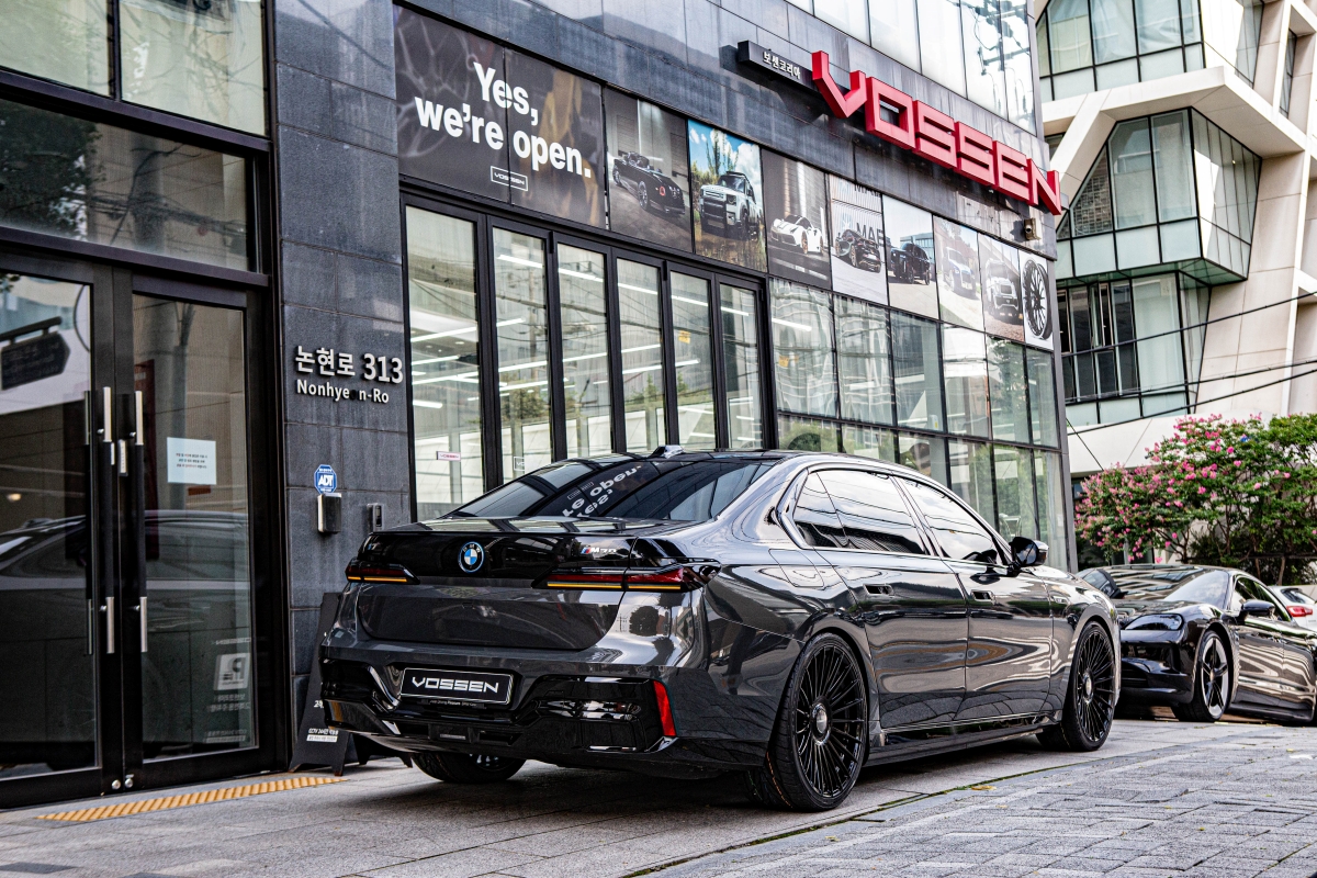 BMW I7 M60