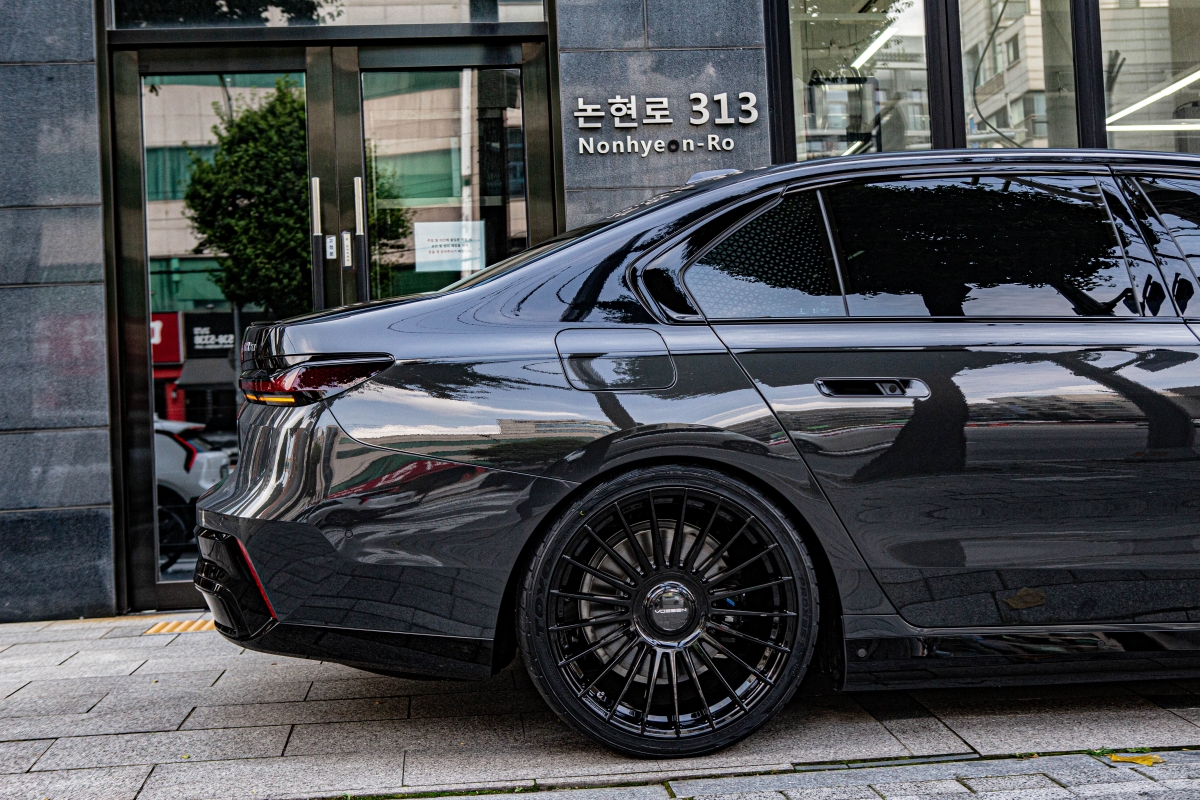 BMW I7 M60
